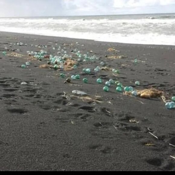 Vintage Glass Fishing Floats from Shores of Alaska Set of 7 - Picture 4 of 4